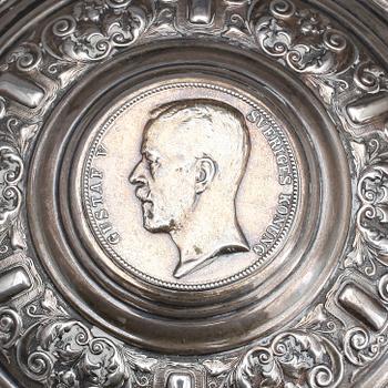 STOP, silver, C G Hallberg, Stockholm, 1944, vikt ca 597 gram.