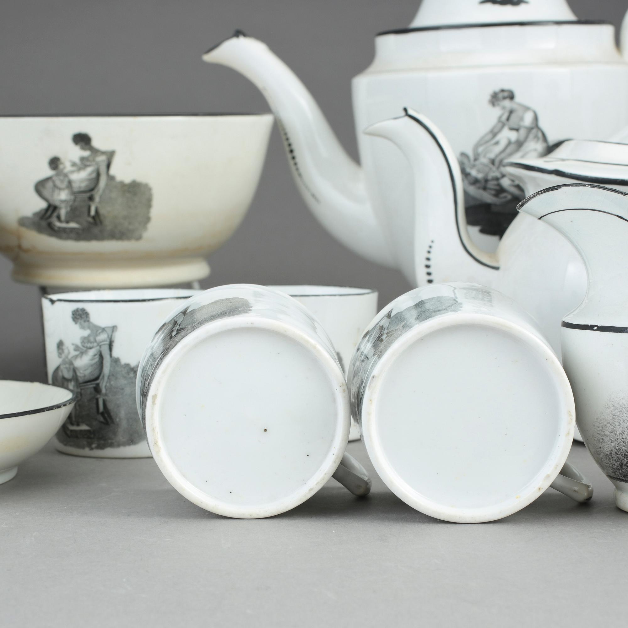 KAFFE- OCH TESERVIS, 15 delar, porslin. Empire.