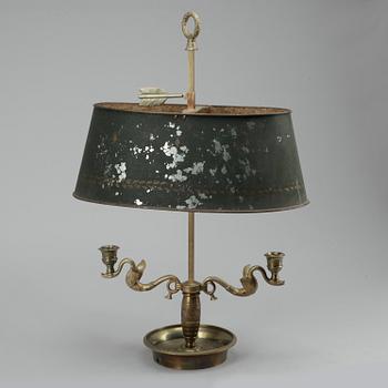 BORDSLAMPA, sk "Lampe à bouillotte ", empirestil. 1900-talets början.