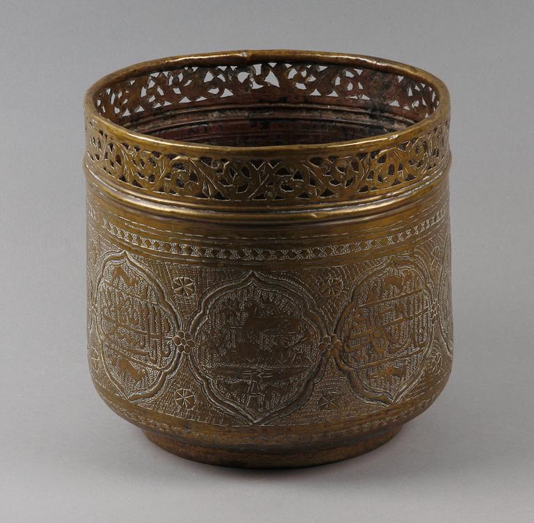 YTTERFODER, mässing. Orientalisk.