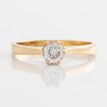 Ring, 18K gold with brilliant-cut diamond.