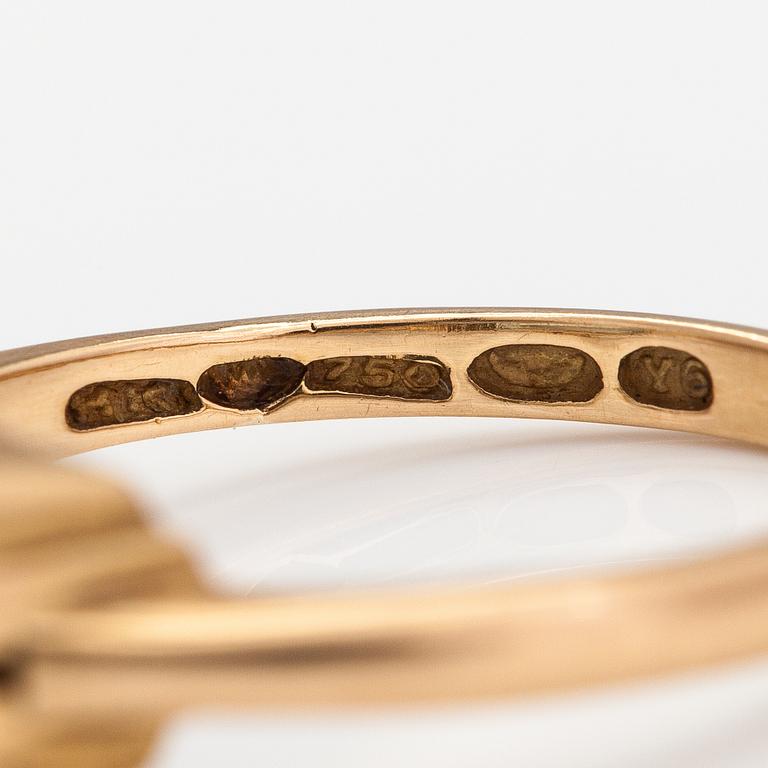 Ring, 18K guld och akvamarin. Helsingfors 1952.