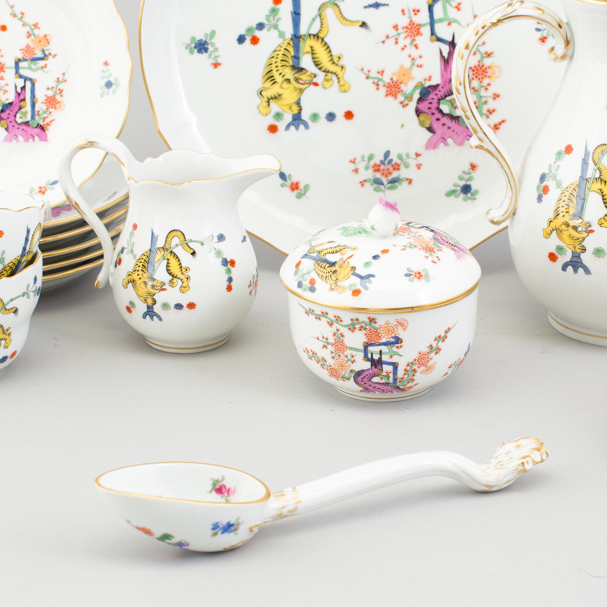 A 16 piece coffee service by Meissen, late 20th century.