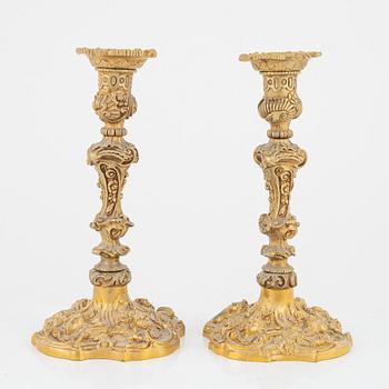 Ljusstakar, ett par, brons, rokokostil, 1800-talets slut.