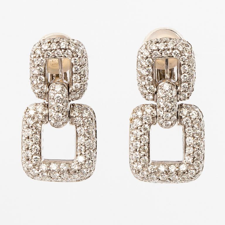 A pair of 18K white gold earrings with 230 brilliant cut diamonds, ca. 4.07 ct in total.