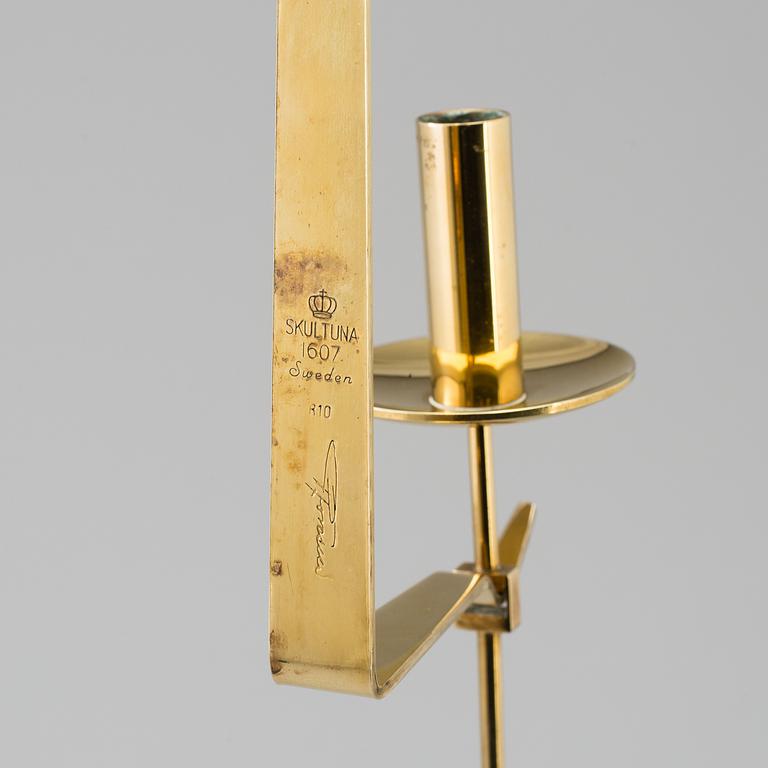 PIERRE FORSSELL, vägglampetter, ett par, mässing, "Pendel", Skultuna, 1991.