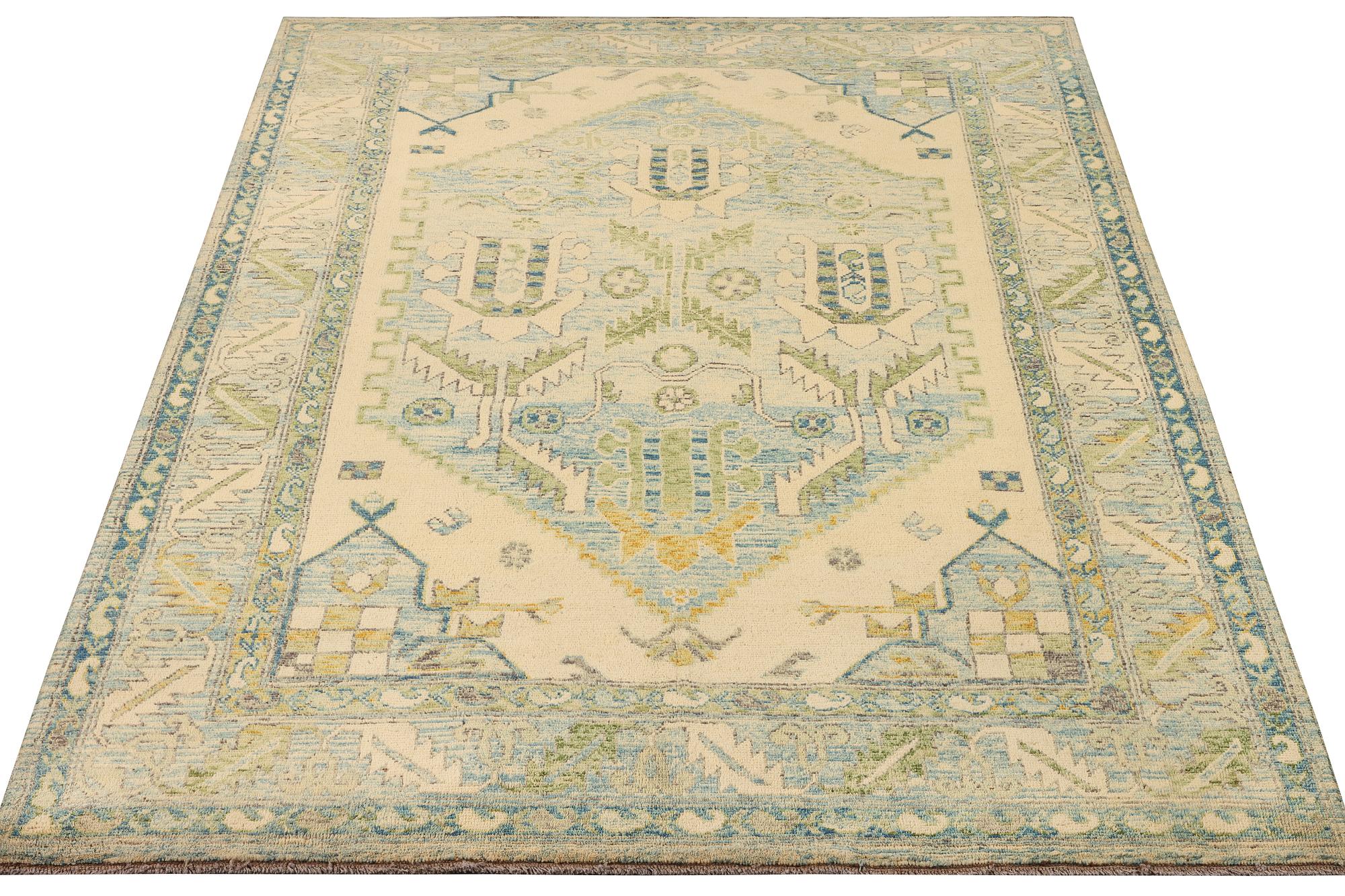 A Kazak carpet, c. 299 x 200 cm.