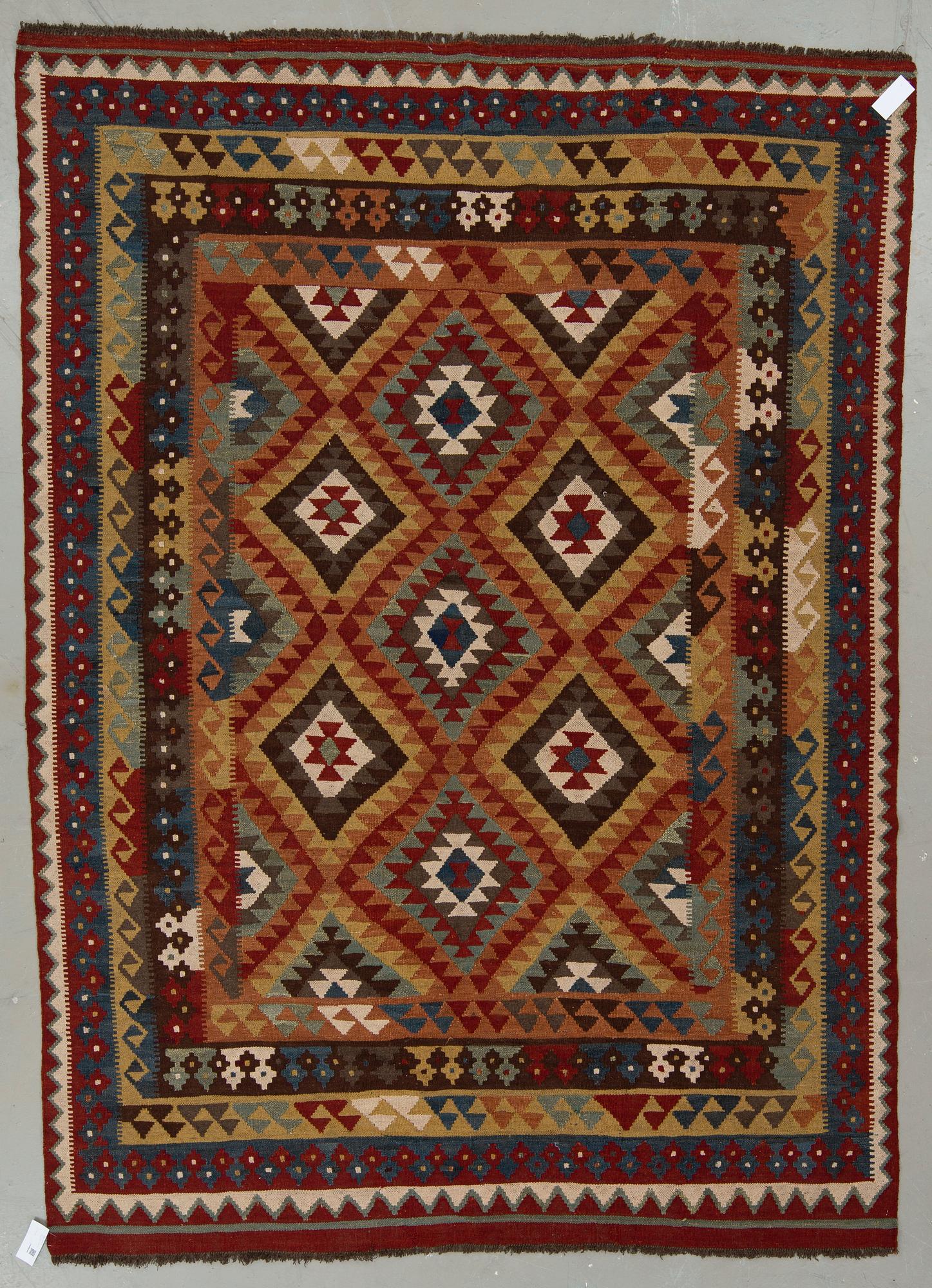 MATTA, Kelim Uzbek. Ca 270x194 cm.
