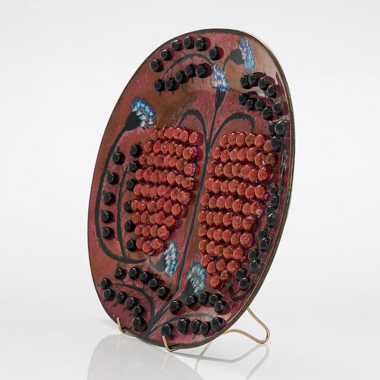 Birger Kaipiainen, a decorative ceramic plate signed Kaipiainen Arabia.