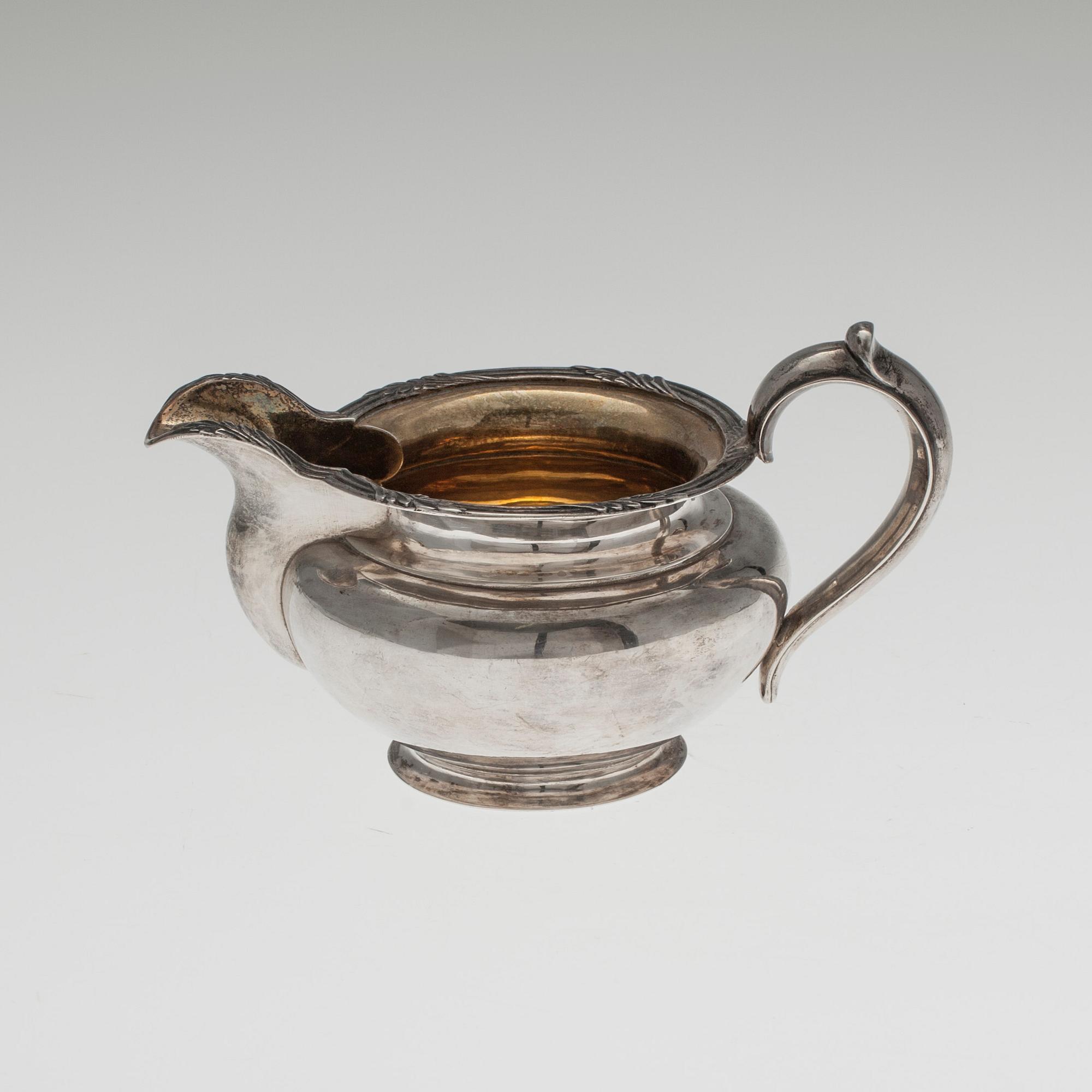 GRÄDDSNÄCKA, silver, kontrollmästarstämpel Dimitry Ilyich Tverskoy, S:t Petersburg 1847. Vikt ca 348,8 g.