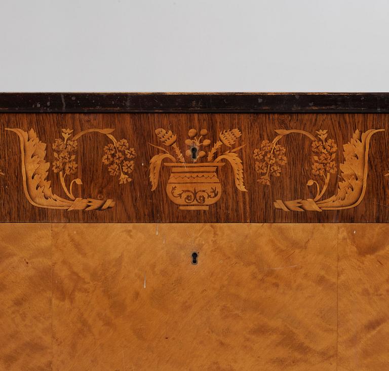 Carl Malmsten, a chest of drawers, Swedish Grace, Sweden 1920-30's.