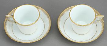 KOPPAR MED FAT, ett par, Meissen, tidigt 1800-tal.