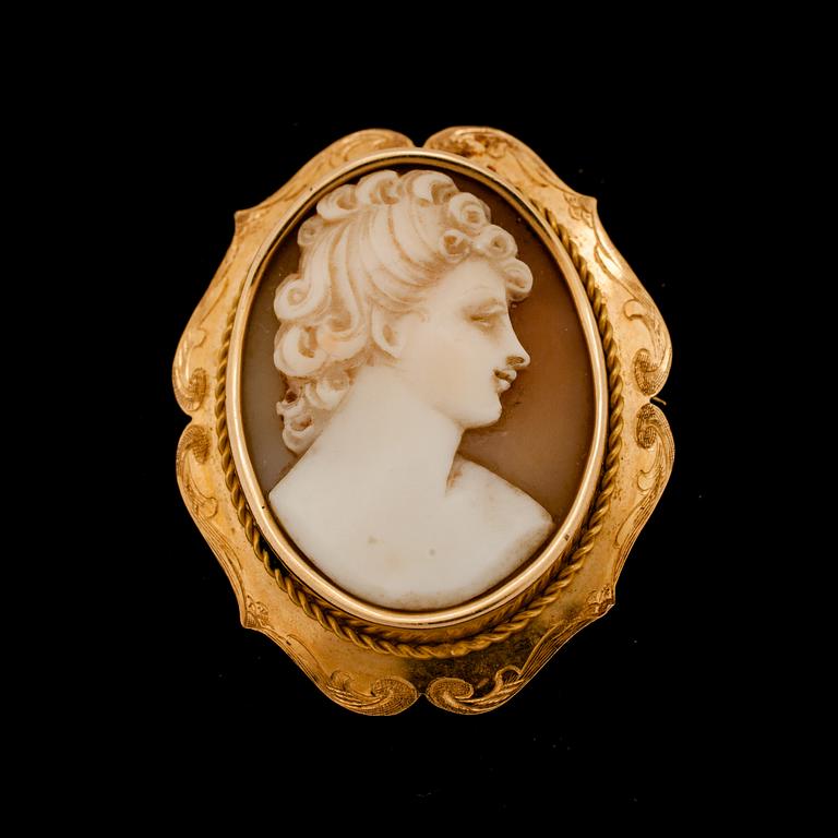 HÄNGE/BROSCH, 18K guld. Göteborg 1947. Vikt ca 10 gram.