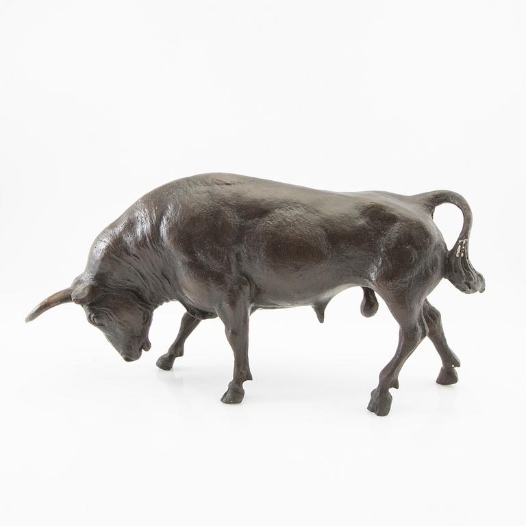 Decorative sculpture Bull.