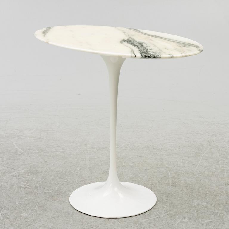 Eero Saarinen, a 'Tulip' side table, Knoll International.