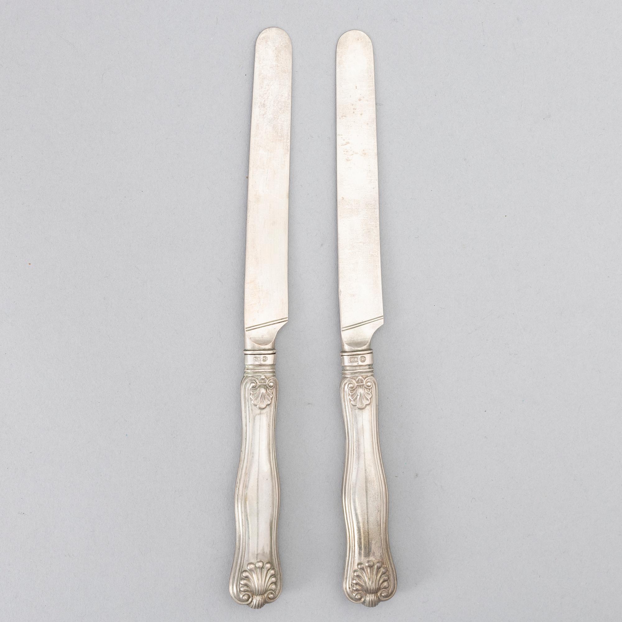 Gustaf Möllenborg, fruktknivar, 12 st, silver, Stockholm 1848, med Sandströmers vapen.