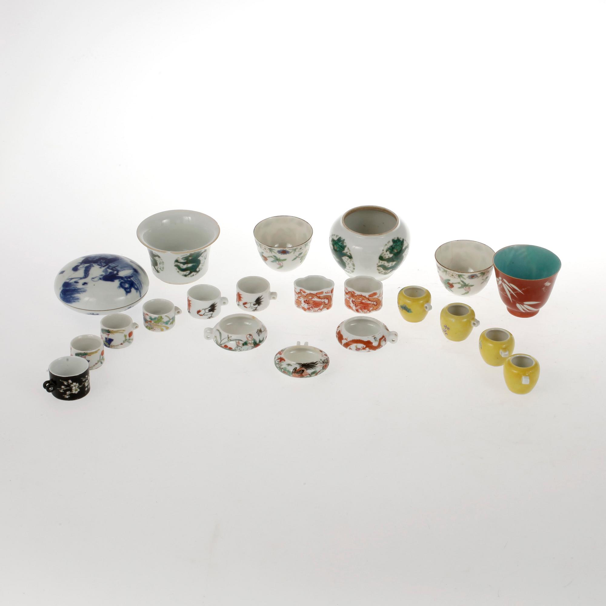 PARTI SKÅLAR samt FÅGELSKÅLAR, 5+15 st, porslin. Kina Republik (1912-1949).