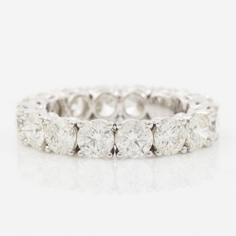 Full eternity ring 18K white gold set with brilliant-cut diamonds.