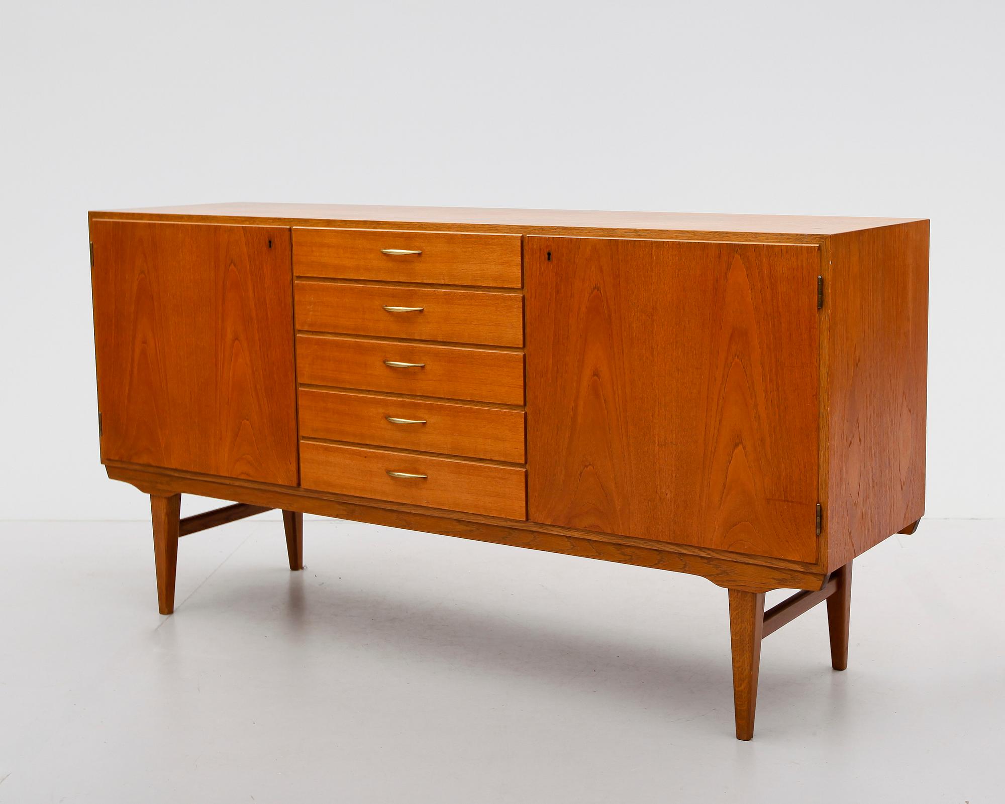 SIDEBOARD, 1960-tal.