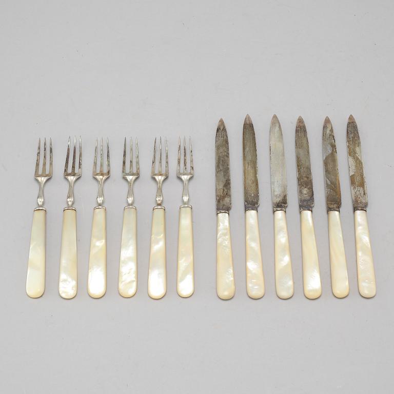 Twelve 20th century fruit flatware, Sheffield, England.
