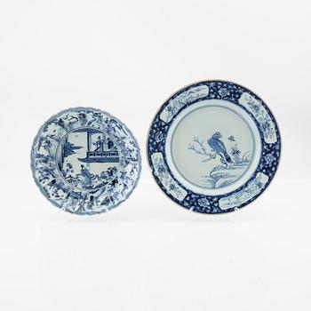 A set of two blue and white dishes, Qing dynasty, Kangxi (1662-1722).