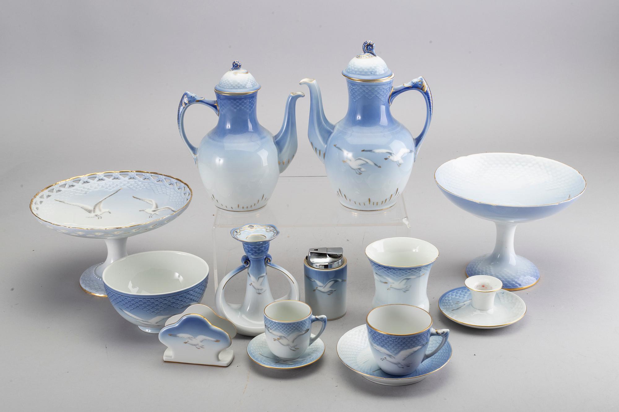 A Måsen coffee and tea service ca 145 pcs Bing & gröndahl Denmark 19th/20th century.