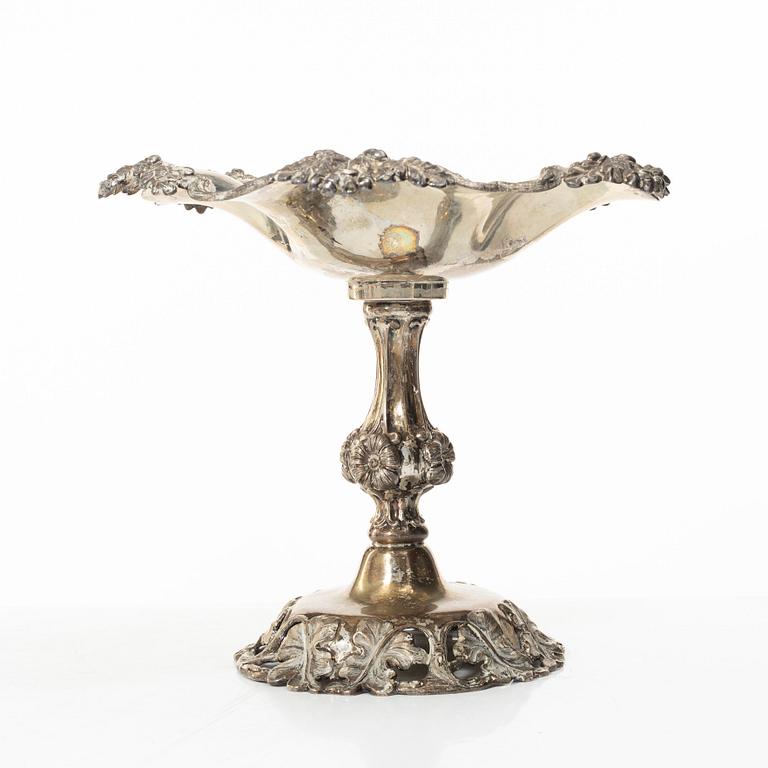 Gustaf Möllenborg, (Ferón), uppsatsskål, silver, nyrokoko, Stockholm 1862.