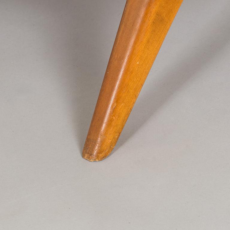 Carl Gustaf Hiort af Ornäs, sohva, "Kim", Puunveisto Oy - Träsnideri Ab, 1940-luvun puoliväli.