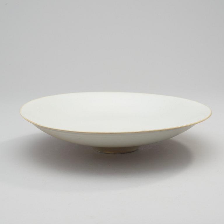 A Toini Muona stoneware dish, Arabia, Finland.