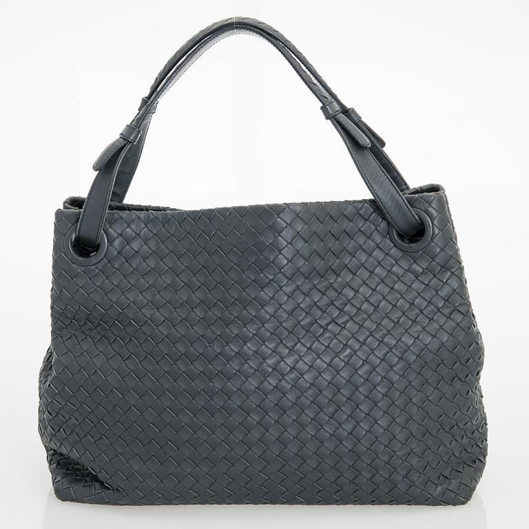 Bottega Veneta, 'Medium Garda' bag.