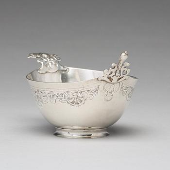 A Swedish 18th century silver brandy-bowl, mark of Daniel Poppelman, Gävle (1744-1764(1771)).