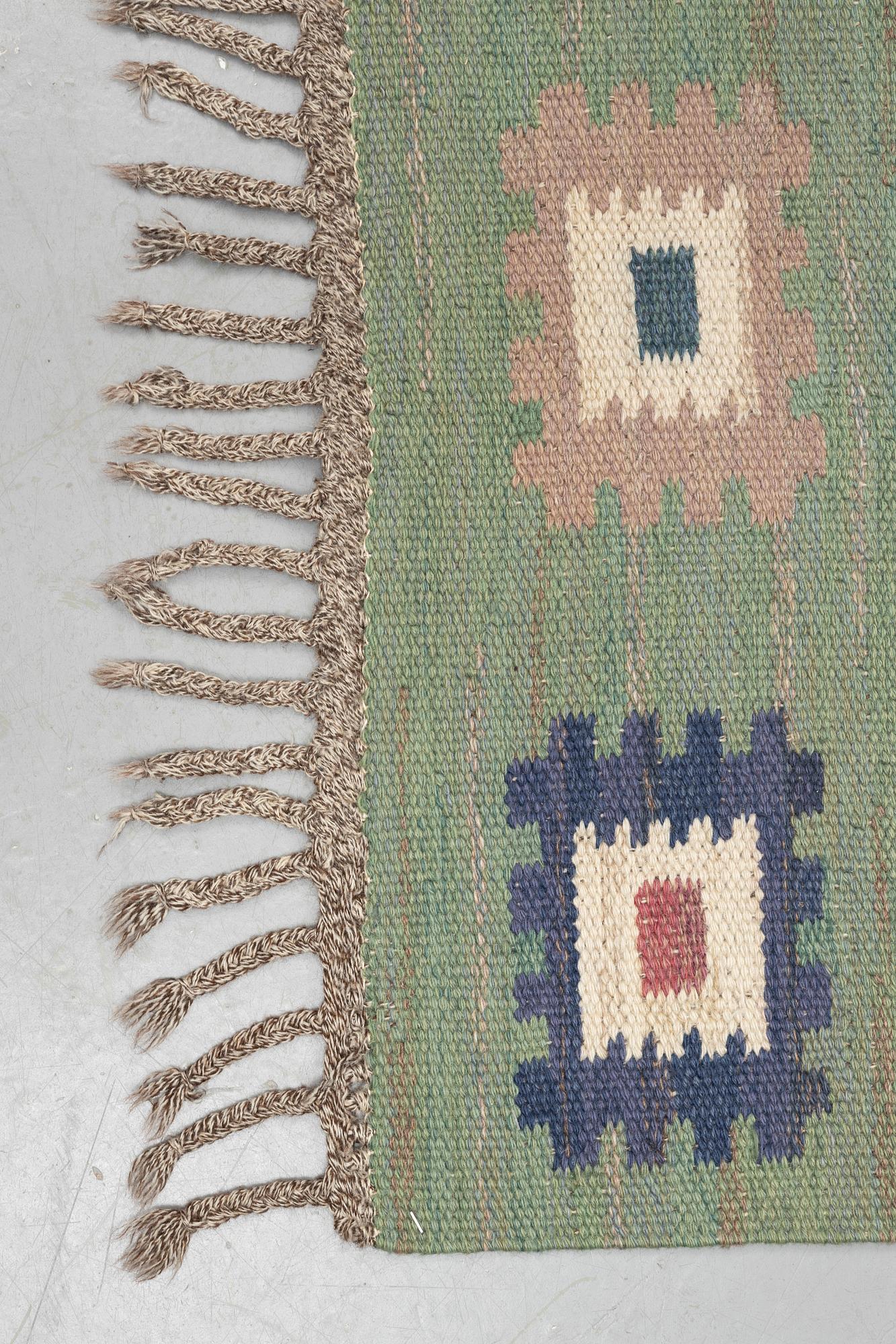 Märta Måås-Fjetterström, a carpet, "Grön äng", flat weave, ca 291 x 207 cm, signed AB MMF.