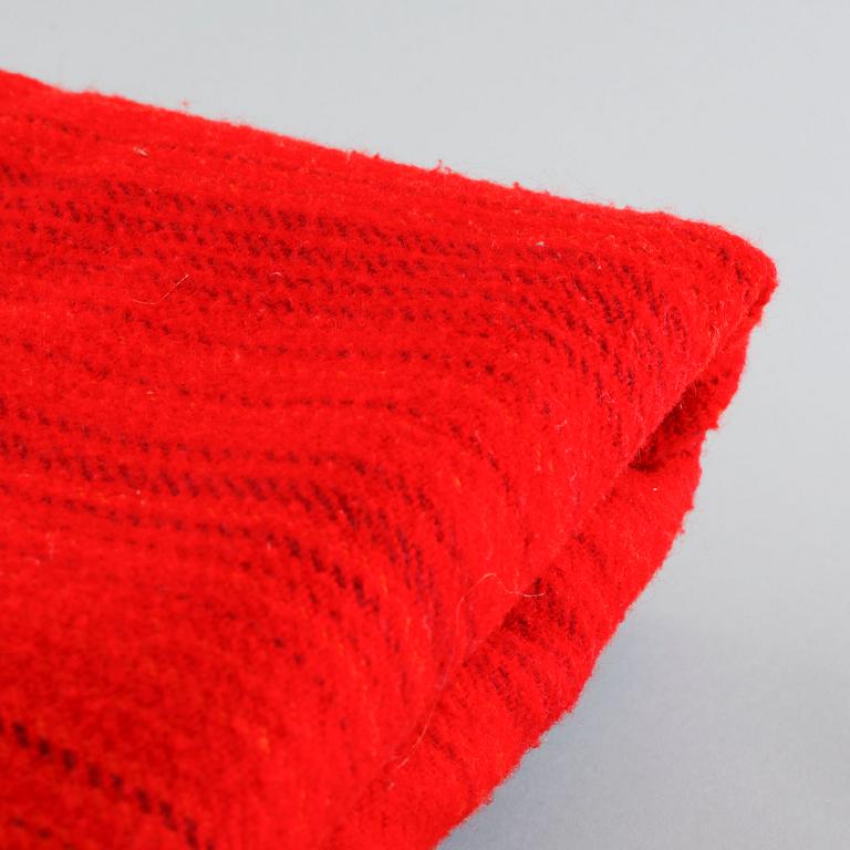 VIOLA GRÅSTEN, 2 st plädar/filtar, ull, Tidstrand, 1900-talets andra hälft.