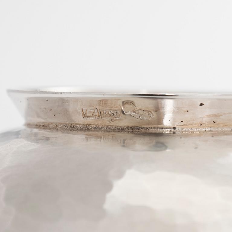 Tapio Wirkkala, a silver sugar bowl and cream jug, Kultakeskus, Hämeenlinna 1977 and 1985.