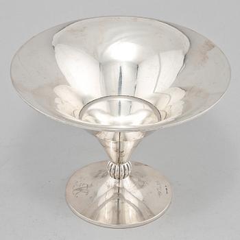SKÅL, silver, Markströms Guldsmeds AB, Uppsala, 1934. Vikt 300 g.