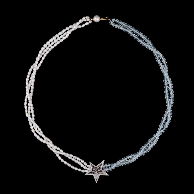 COLLIER, briljantslipade diamanter, 18K vitguld, akvamariner och keshipärlor. T. Tillander, Helsingfors 1999.