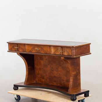 Sideboard, 1900-talets mitt.