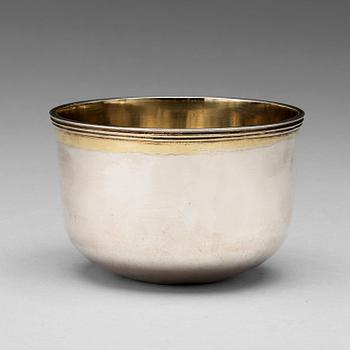 146. A Swedish 18th century parcel-gilt silver tumbler, mark of Andreas Reutz, Göteborg 1779.