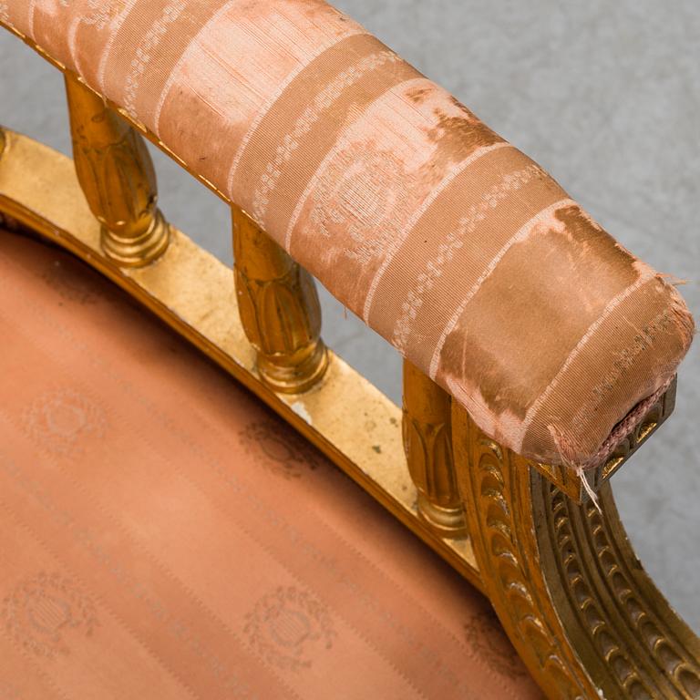 An early 20th century arm chair.