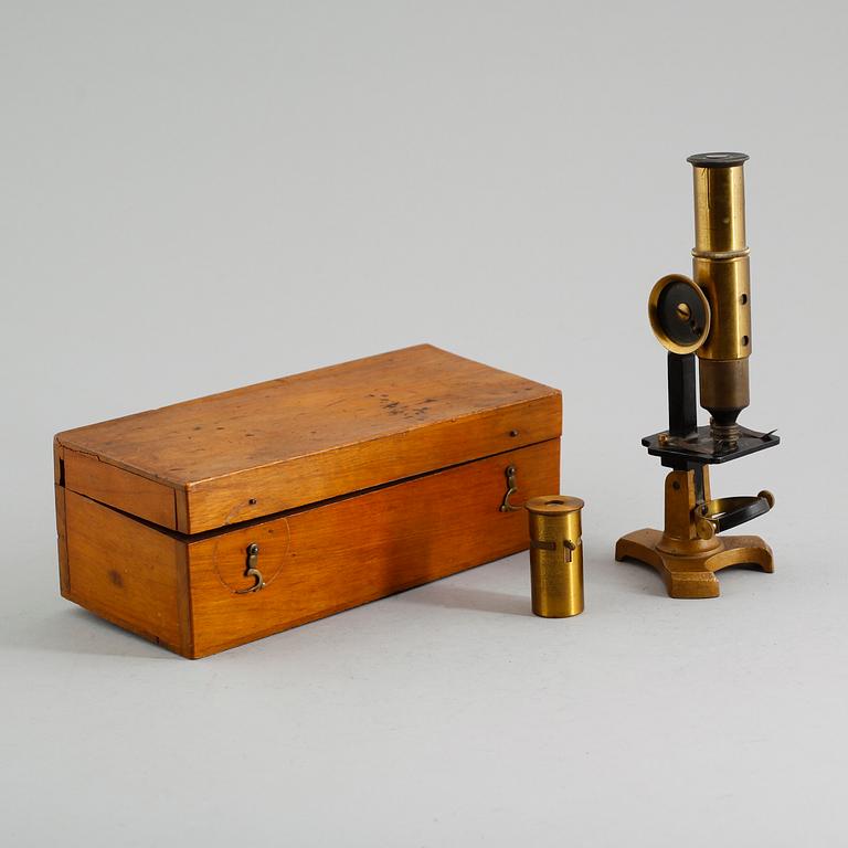 MIKROSKOP, omkring år 1900.