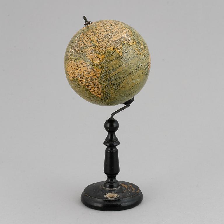 A miniature globe, Erdglobus Ludw. Jul. Heymann, first half of the 20th century.
