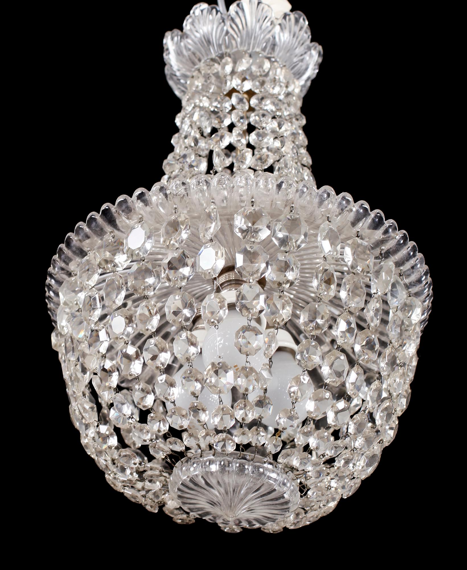 LJUSKRONA, gustaviansk stil, tidigt 1900-tal.  Höjd ca 45 cm.