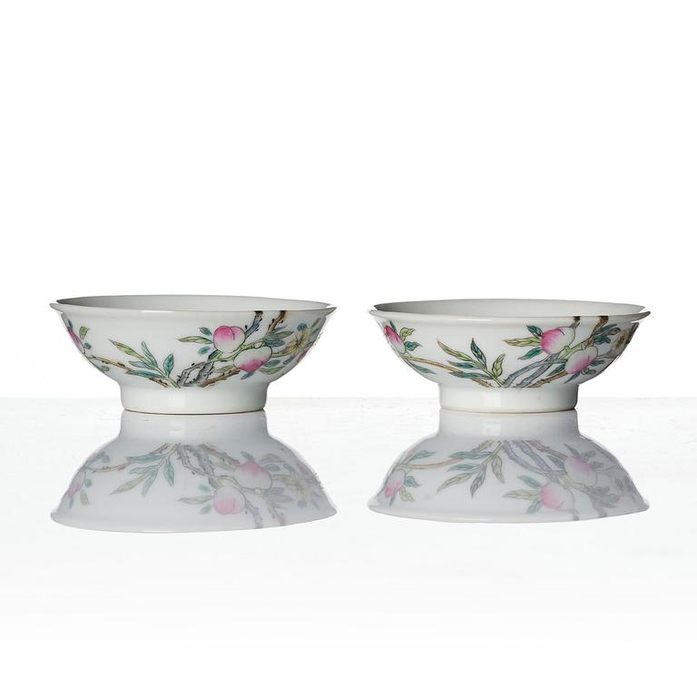 A set of six (5+1) small Chinese 'peaches' dishes, late Qing dynasty/Republic.