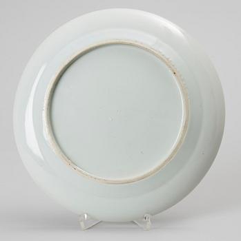 TALLRIK, porslin. Kina, omkring år 1900.