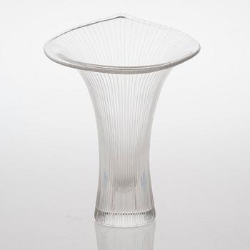 Tapio Wirkkala, A VASE.