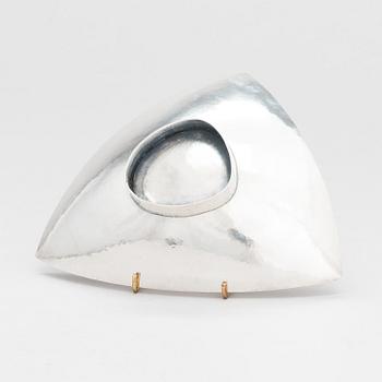 Reijo Sirkeoja, a silver bowl with amethysts, Hopeataidetakomo, Tampere 1962.