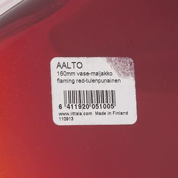 Alvar Aalto, a '3030' glas vase signed Alvar Aalto Iittala.