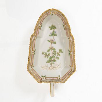 Two Royal Copenhagen 'Flora Danica' porcelain dishes, Denmark, 1940s and 60s.