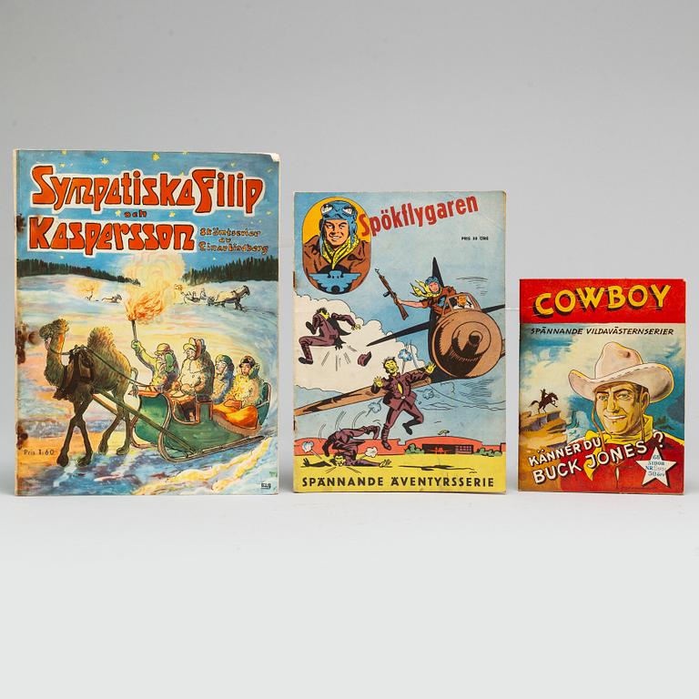 12 magazines including Kalle Ankas julbok 1945.