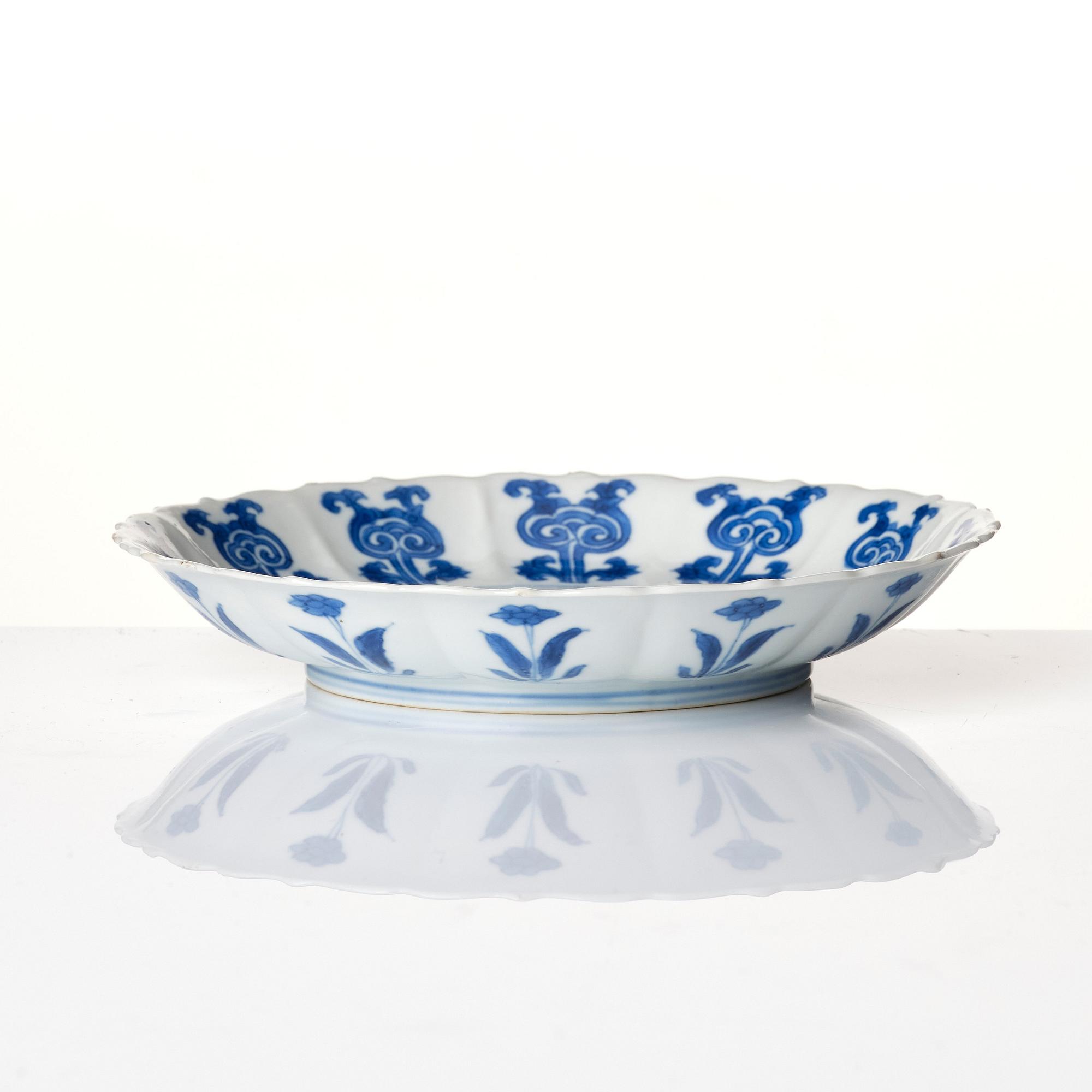 Fat, porslin. Qingdynastin, Kangxi (1662-1722).